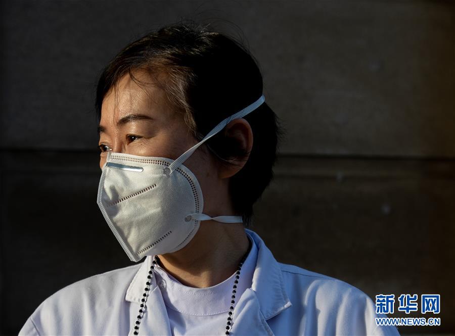 （聚焦疫情防控・图文互动）（15）分秒必争！一切为了治病救人――中国抗疫生命至上的生动实践
